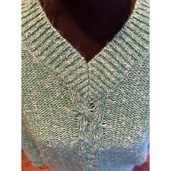 St John’s Bay Woman’s Green Sweater Sz Petite Large V Neck Cable Style SOFT! - Picture 5 of 12